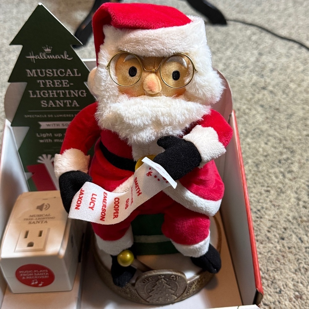 Hallmark Musical Tree-Lighting Santa NEW - Picture 2 of 10